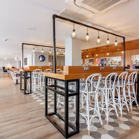 Holiday Inn Express - Wigan By Ihg Bagian luar foto