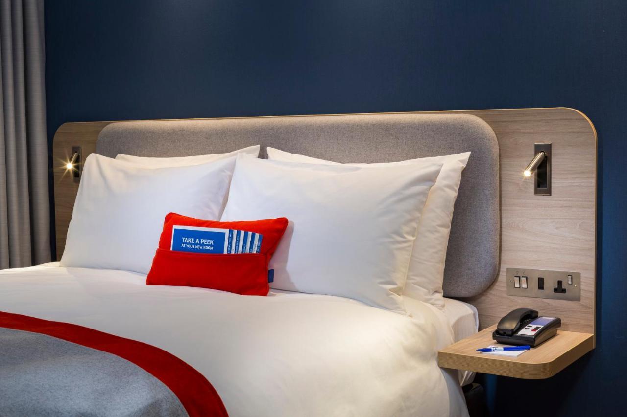 Holiday Inn Express - Wigan By Ihg Bagian luar foto